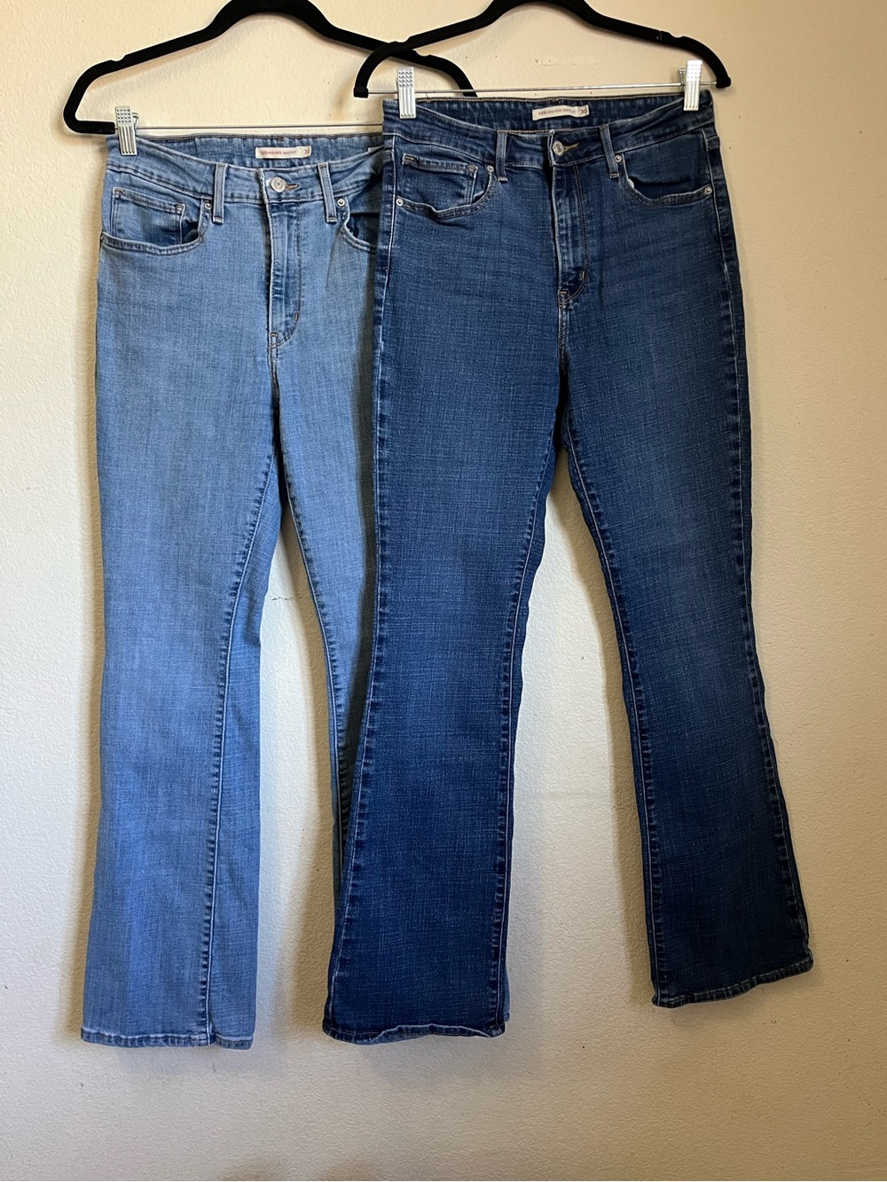 Levi’s high rise bootcut jeans 30x32. Set of 2